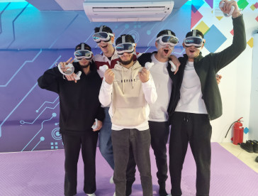 играть компанией в VR